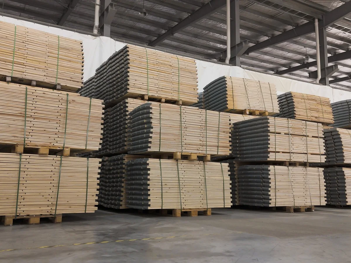 Organized pallet collar warehouse inventory